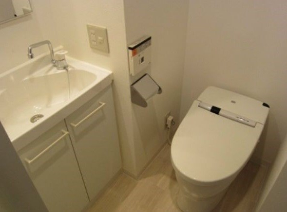 トイレ　※同じ間取り別号室参考写真 　現状優先