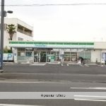 コンビニ　ファミリーマート（コンビニ）まで809m