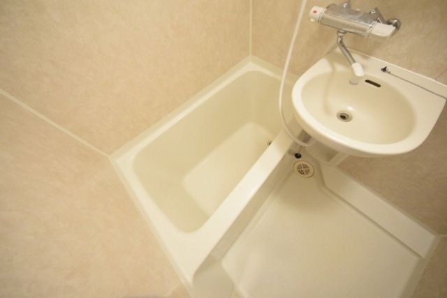 バス・シャワールーム　バス