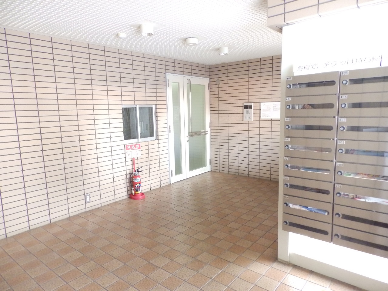 ロビー　2重オートロック