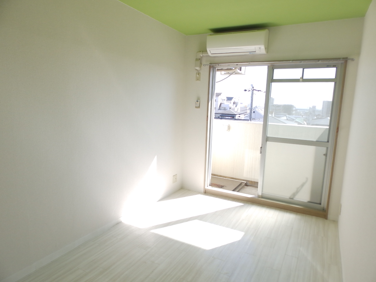 居室・リビング　明るい南向き