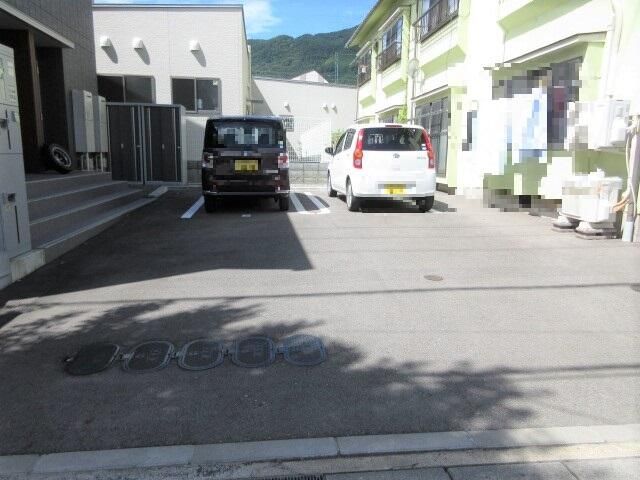 駐車場　写真は別の部屋のものです。