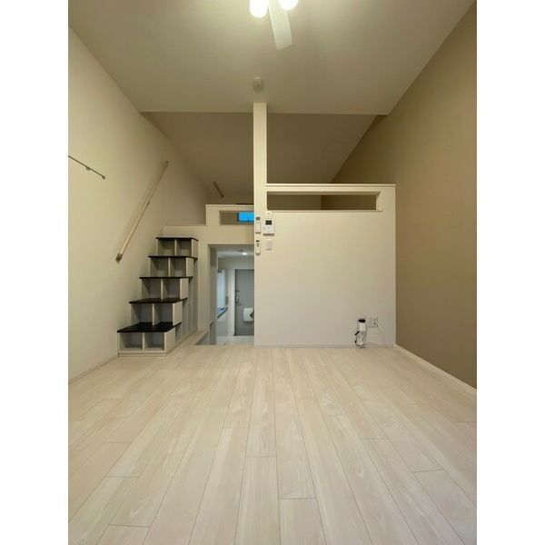 居室・リビング　同シリーズの写真となります。