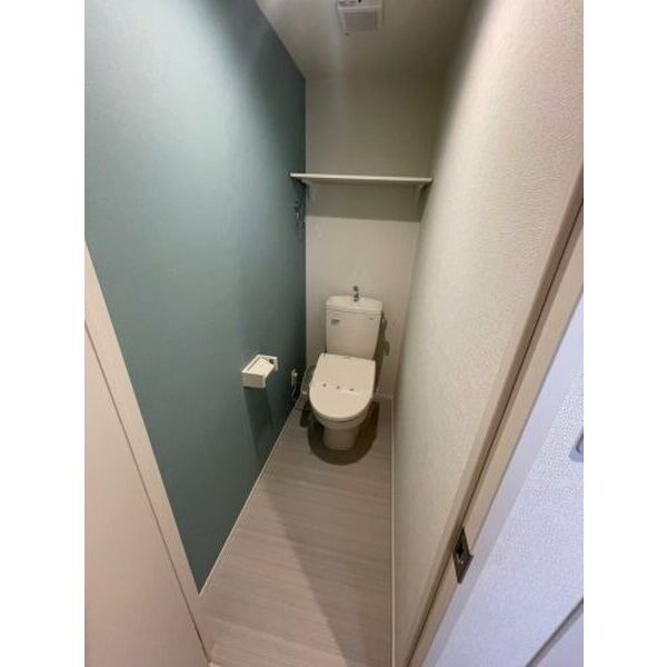 トイレ　同シリーズの写真となります。