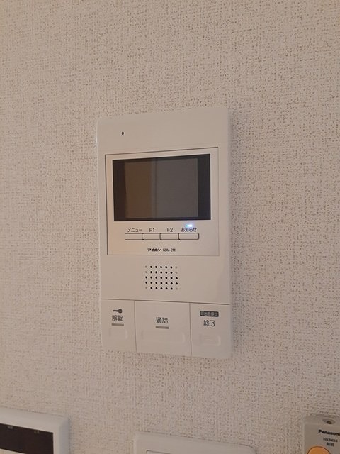 セキュリティ　来訪者の姿が確認できます。