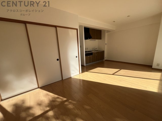 居室・リビング　日当たり良好の12帖LDK!