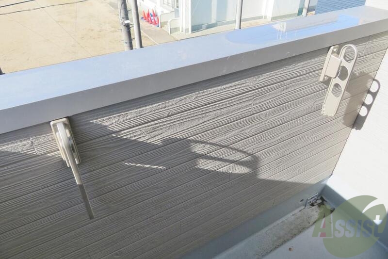 バルコニー　洗濯物もちゃんとほせます。でも浴室乾燥も設置済です
