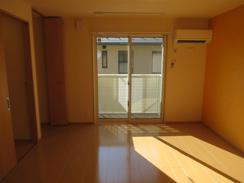 居室・リビング　2階12.2帖リビング。