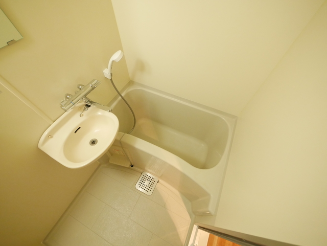 バス・シャワールーム　★バストイレ別タイプのお部屋です★