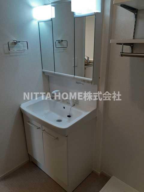 洗面設備　独立洗髪洗面台がついていて身支度ができます☆彡