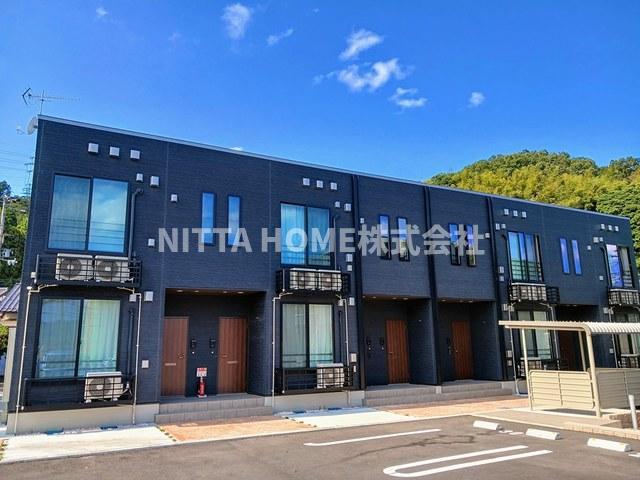 建物外観　ネット無料〇エアコン２台や浴室１坪以上、太陽光発電設備付き◎