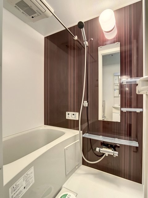 バス・シャワールーム　コンパクトで使いやすいお風呂です