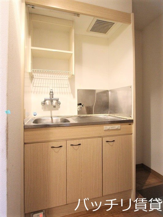 キッチン　同型タイプの為、現状を優先致します。