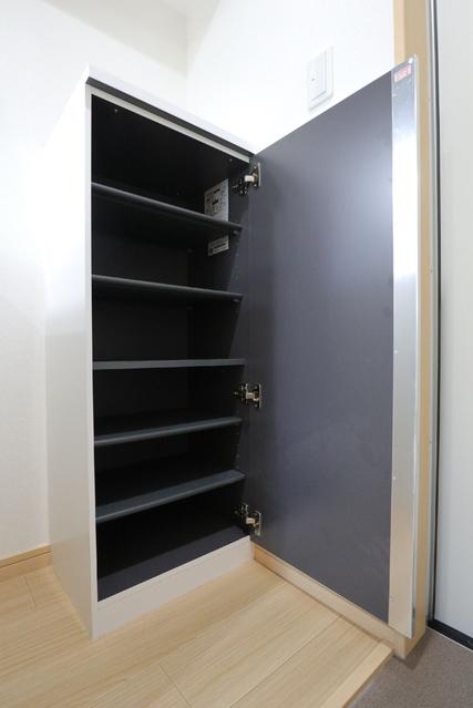 収納　収納　シューズボックス