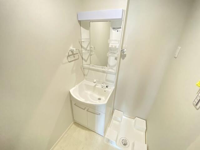 洗面設備　独立洗面化粧台付き