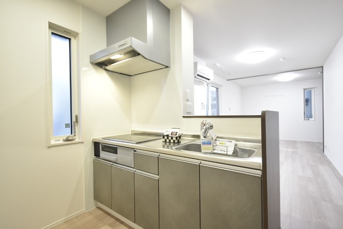 キッチン　IHコンロの対面システムキッチン