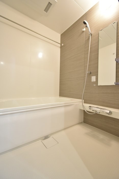 バス・シャワールーム　追い焚き機能付一坪風呂、浴室換気乾燥機ついています！