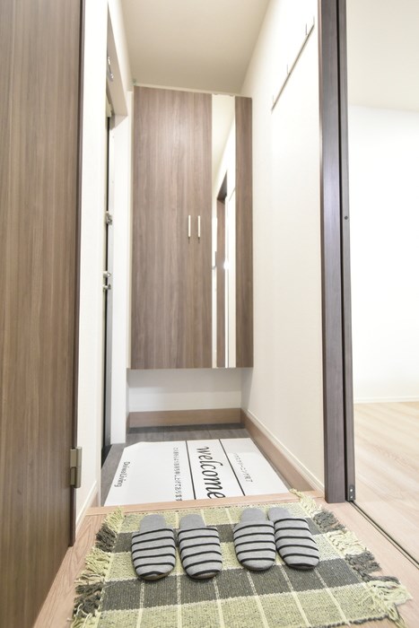 玄関　トールタイプのシューズボックス付き玄関です