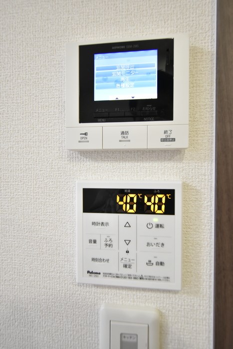 セキュリティ　モニター付きインターホン、給湯器リモコン、照明リモコン等