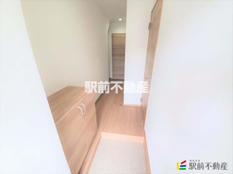 玄関　物件流用の為、色味等要確認