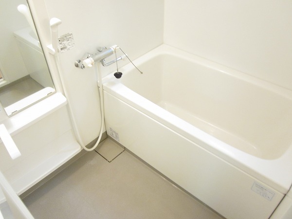 バス・シャワールーム　※別部屋参考写真