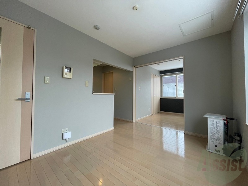 居室・リビング　広くてキレイなお部屋が広がっていて、充実した生活が送れそう。