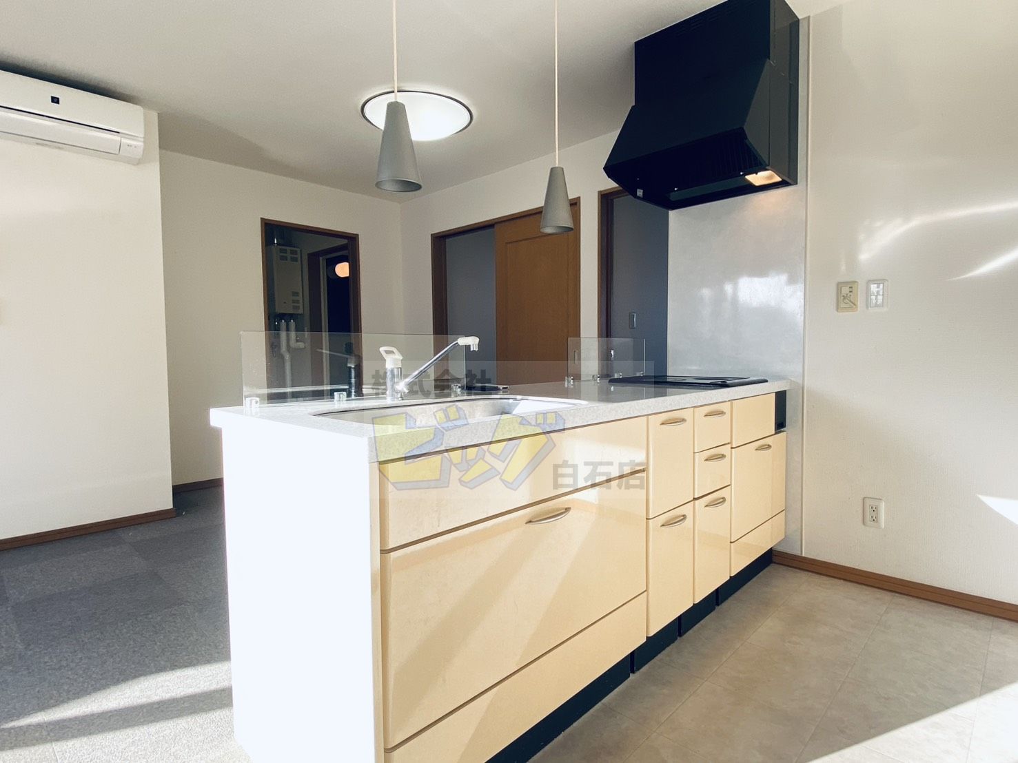 キッチン　人気で使用しやすい対面式システムキッチンです♪