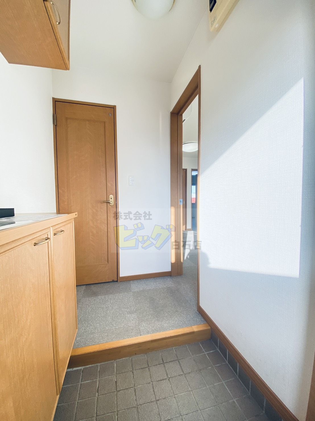 玄関　広々とした玄関です♪