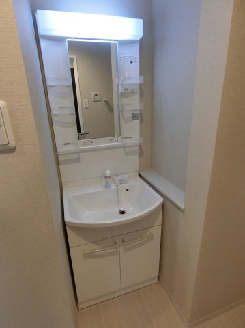 洗面設備　同物件内別部屋の写真になります。