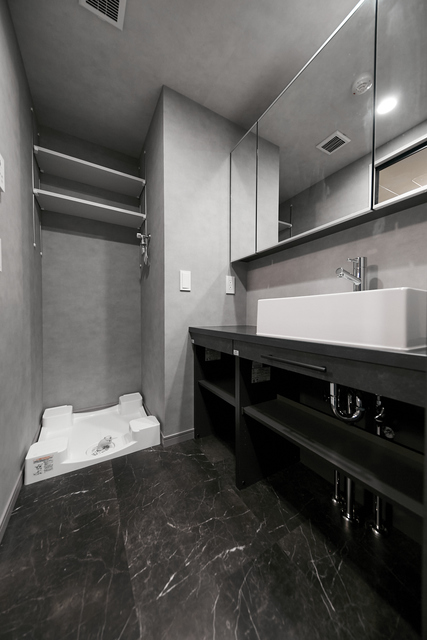 洗面設備　※写真は同タイプ住戸です。