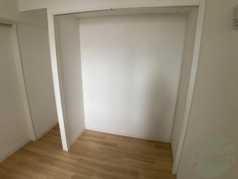 収納　クローゼットは奥行きもあり、荷物が多い方でも安心です。