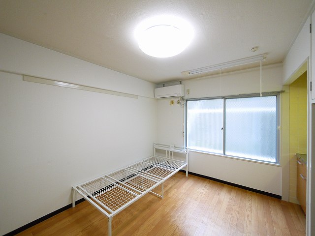 その他部屋・スペース　広々とした洋室です