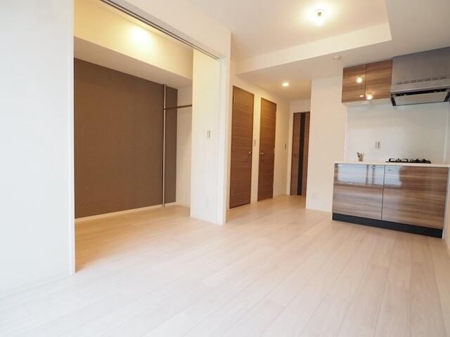 居室・リビング　こちらの居間で趣味の時間をお楽しみください