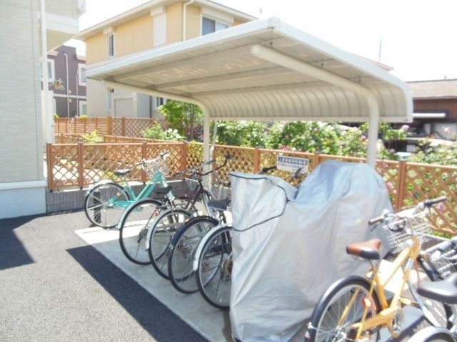 その他共有部分　★敷地内屋根付駐輪場です★