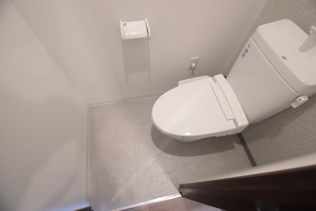 トイレ　※別部屋の参考写真のため、現状優先です。