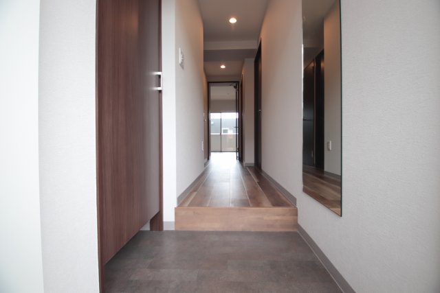 玄関　※別部屋の参考写真のため、現状優先です。