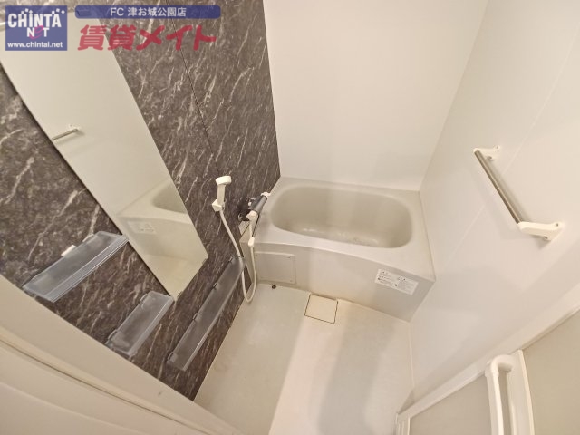 バス・シャワールーム　同物件別室反転タイプ画像