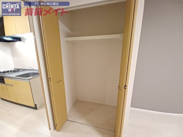 収納　同物件別室反転タイプ画像