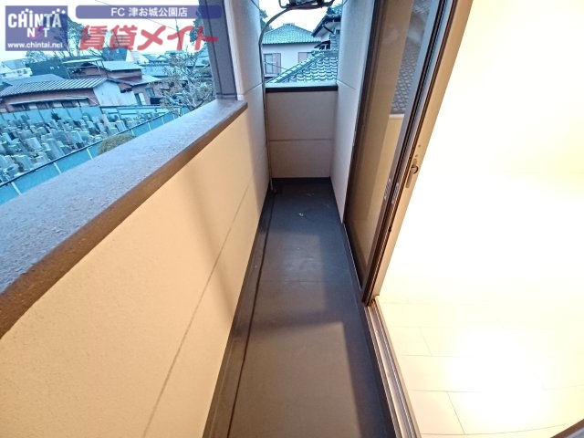 バルコニー　同物件別室反転タイプ画像