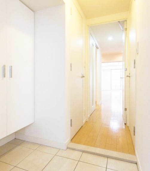 玄関　★玄関スペース広々★