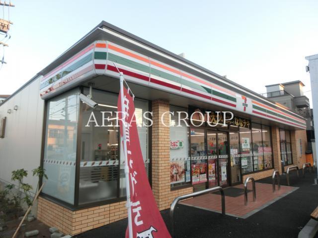コンビニ　セブンイレブン足立西新井5丁目店（コンビニ）まで364m