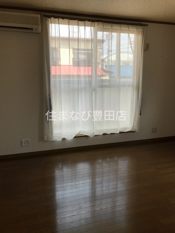 居室・リビング　同型別部屋写真