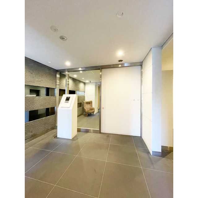 エントランス　清潔なエントランスです