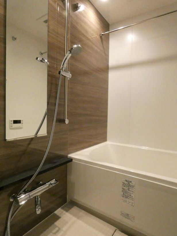 バス・シャワールーム　写真は同タイプ住居です。