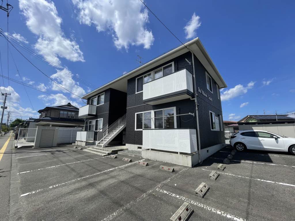 建物外観　駐車場