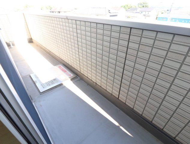 バルコニー　お洗濯にも便利なバルコニー付き