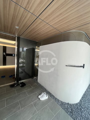 エントランス　コンフォリア・リヴ北浜淡路町　エントランス