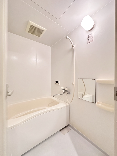 バス・シャワールーム　追い炊き機能付き＾＾