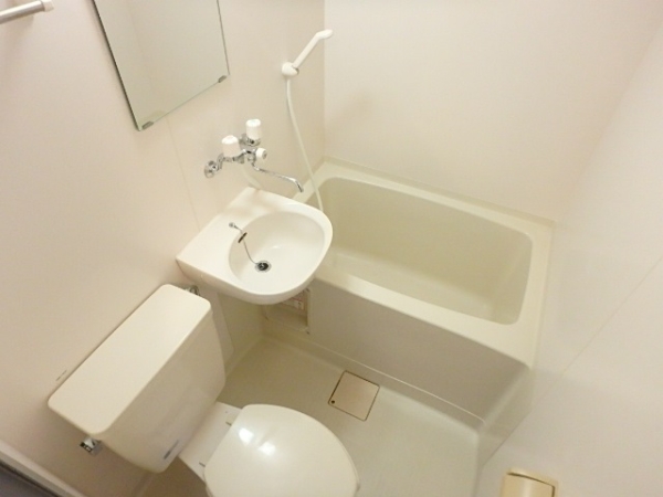 バス・シャワールーム　お掃除が楽です。