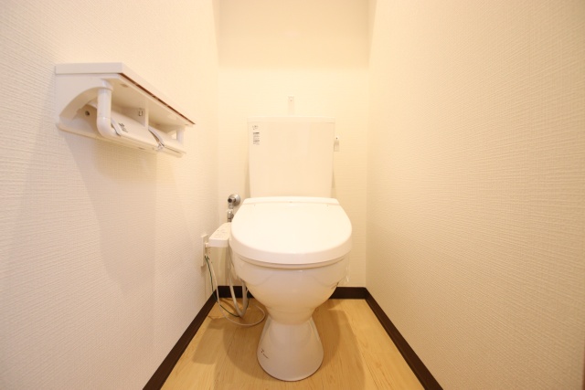 トイレ　※別室の参考写真の為、現況優先です。